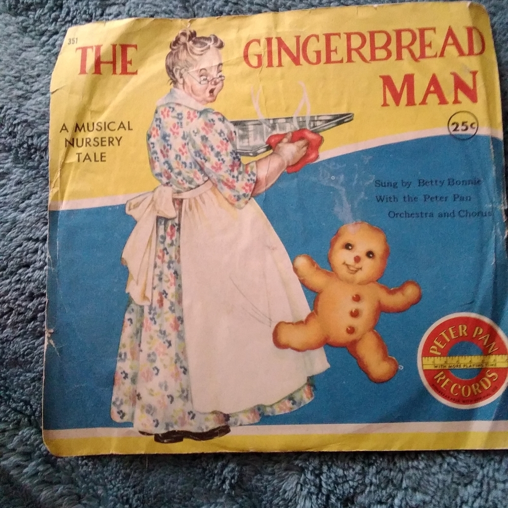 #242-12) 1953 Peter Pan records. 45 RPM. 7". The gingerbread man.